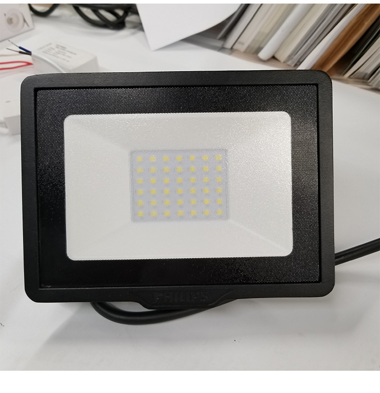 Đèn pha LED Philips chiếu rọi ngoài trời hiện đại BVP150 LED8 10W SWB trắng, vàng, trung tính