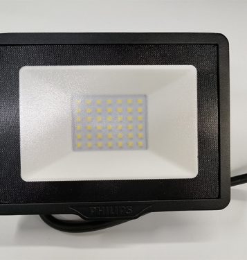 Đèn pha LED Philips chiếu rọi ngoài trời hiện đại BVP150 LED59 70W SWB trắng, vàng, trung tính